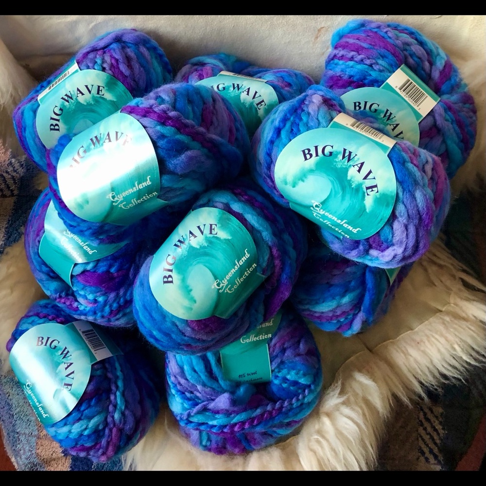 QUEENSLAND COLLECTION “BIG WAVE” YARN x 16 Skeins